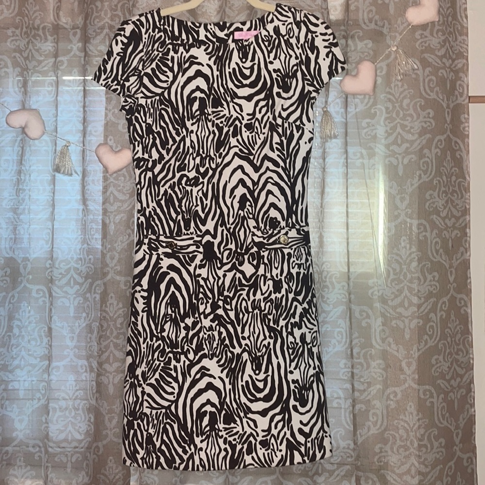 Lilly Pulitzer Layton Full Entourage Zebra Print with pockets!!